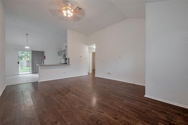 Building Photo - 15331 Peachmeadow Ln
