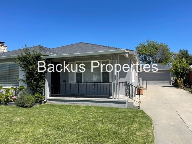 Building Photo - Wonderful one level home in South Salinas