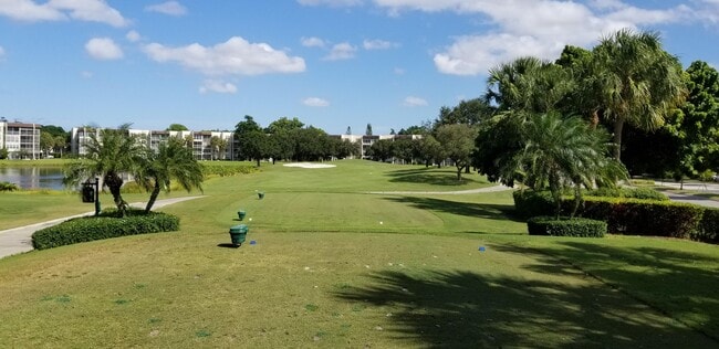 Building Photo - 1831 Sabal Palm Dr