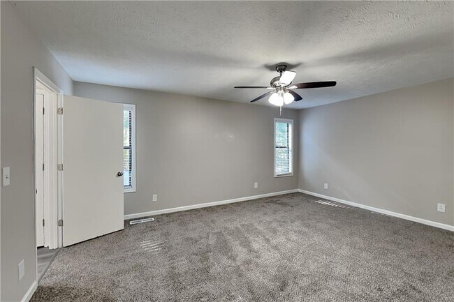 Building Photo - 2078 Arrowhead Trail