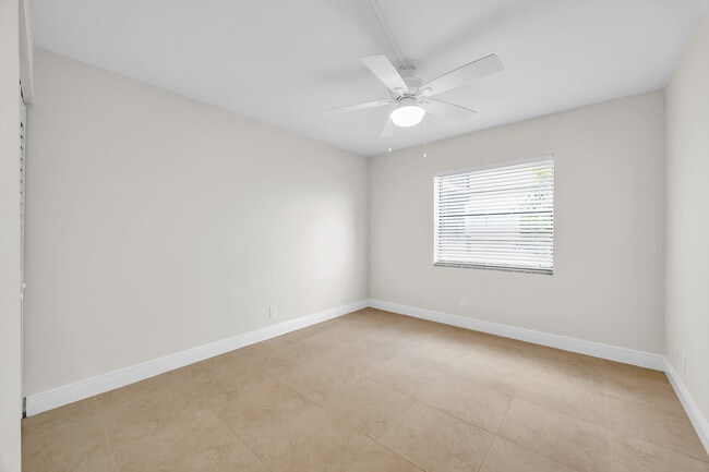 Building Photo - 433 Piedmont J