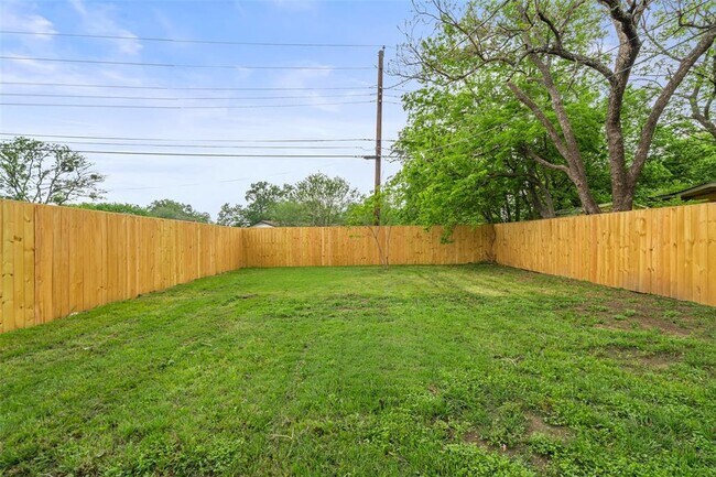 Building Photo - 4904 Hawk Cove