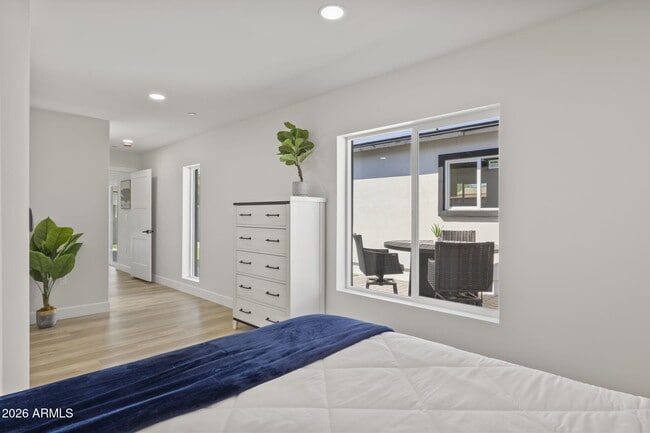 Building Photo - 8632 E Highland Ave