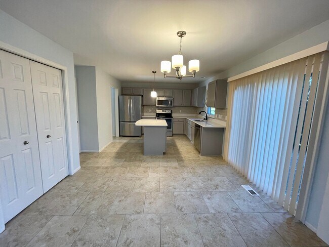Building Photo - 17815 Huron Dr