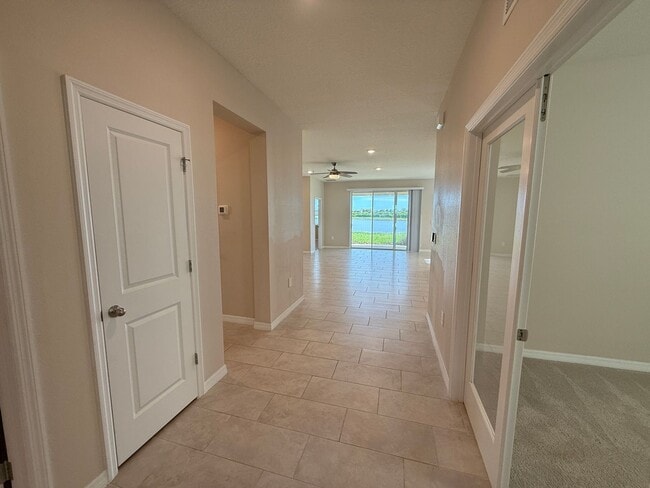 Building Photo - 3 Bedroom 2.5 Bath Single Family Home Promenade Estates