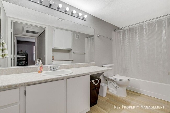 Building Photo - 555 E Silverado Ranch Blvd