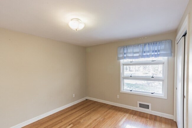 Building Photo - 34 Karlton Cir