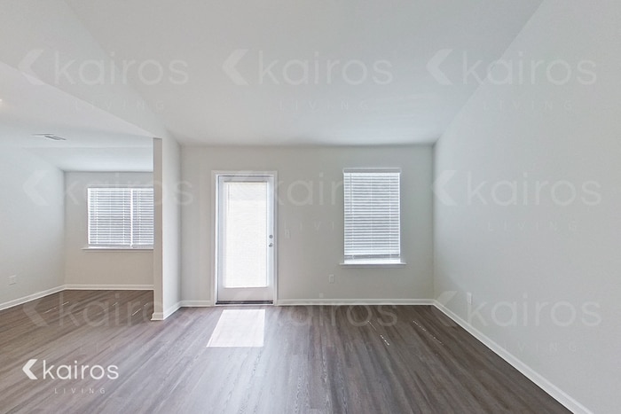 Building Photo - 203 Redwood Ct