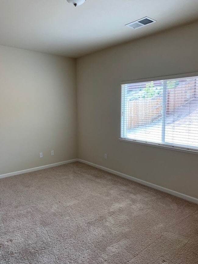 Building Photo - Canyon Hills