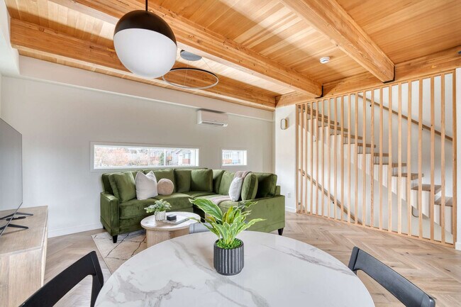 Building Photo - 5018 NE 26th Ave