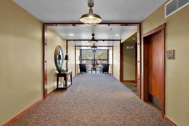 Building Photo - 834 Mc Kinley Ave W