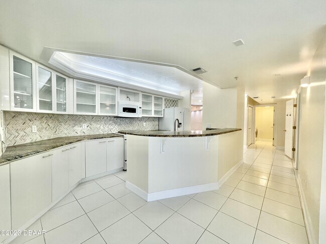 Building Photo - 4575 S Atlantic Ave