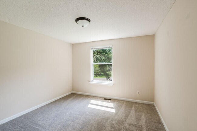 Building Photo - Spacious 3 bedroom home in desirable SW Durham! Super dog friendly with large fenced yard!