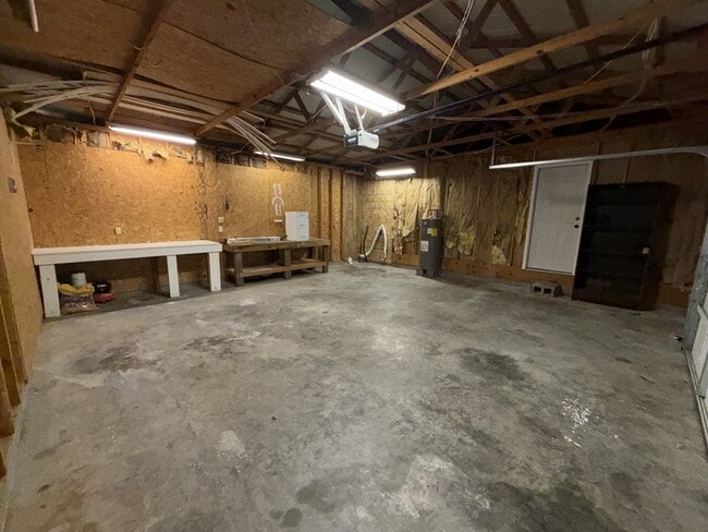 Building Photo - 23 E Brown St