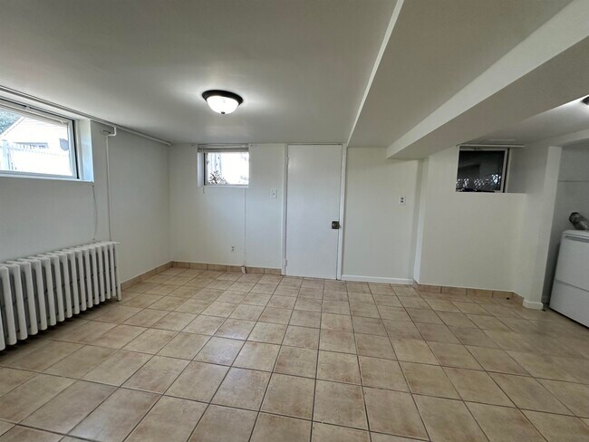 Building Photo - 443 Westminster Pl