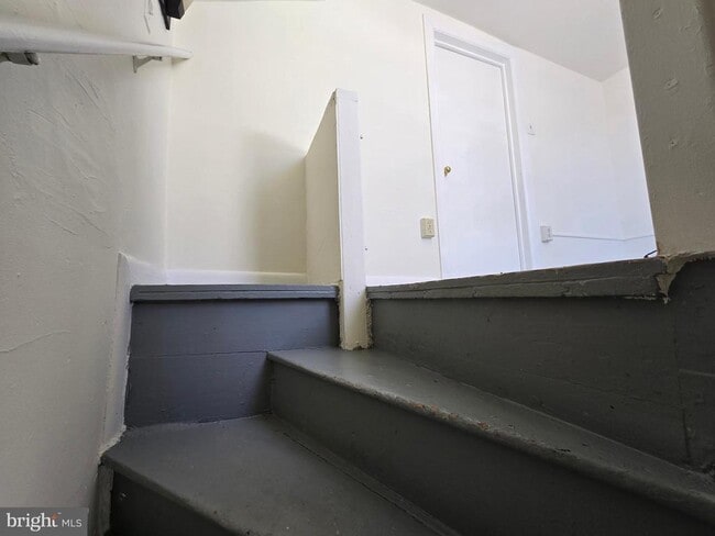 Building Photo - 76 Chestnut St