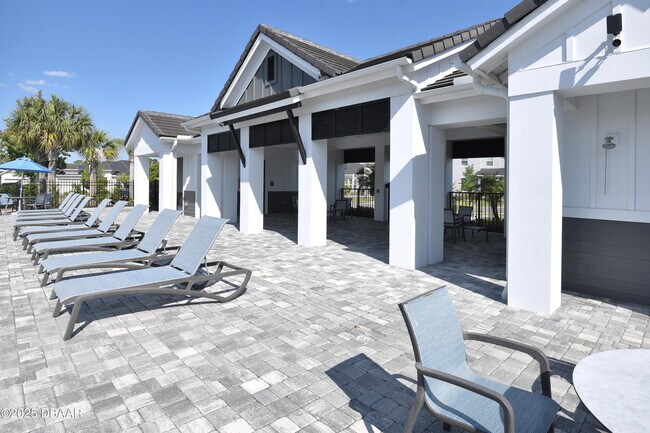 Building Photo - 6356 Hanfield Dr