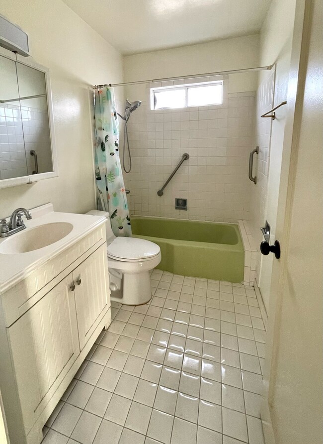 bathroom - 1636 Ward Street