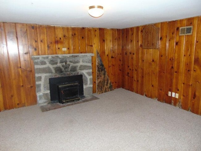 Building Photo - Adorable 3BD Home with Tons of Vintage Charm!