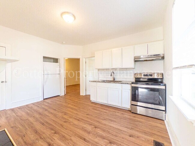 Building Photo - 2BR/1BA Apartment in Downtown Wilmington - Near Brooklyn Arts District - $1,375/Monthly - Pet Fri...
