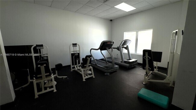 Building Photo - 3725 S Ocean Dr