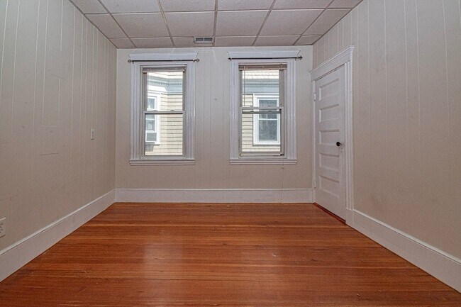 Building Photo - 21 Edison Green