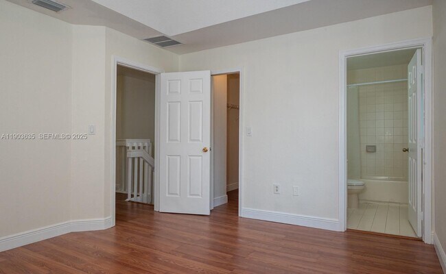 Building Photo - 2831 SE 15th Rd