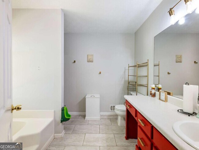 Building Photo - 443 Rhett Dr