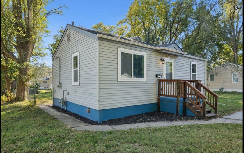 Building Photo - 3355 N 40th Ave