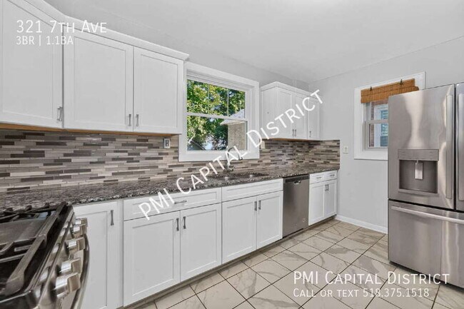 Building Photo - 321 7th Ave