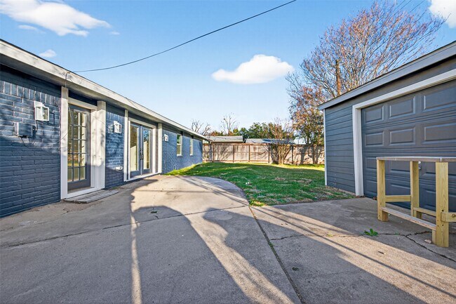 Building Photo - 5407 Lymbar Dr