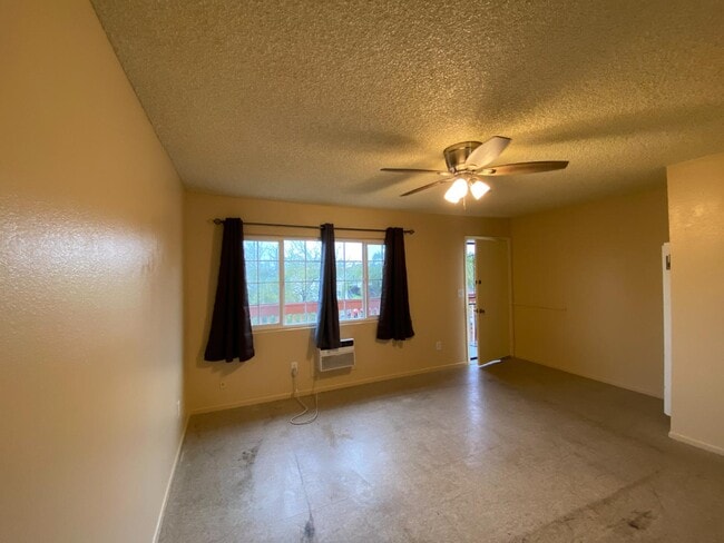 Building Photo - 15156 Elm Ct