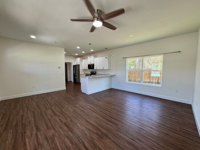 Building Photo - Newer 2 Bedroom, 2 Bath home in Lake City