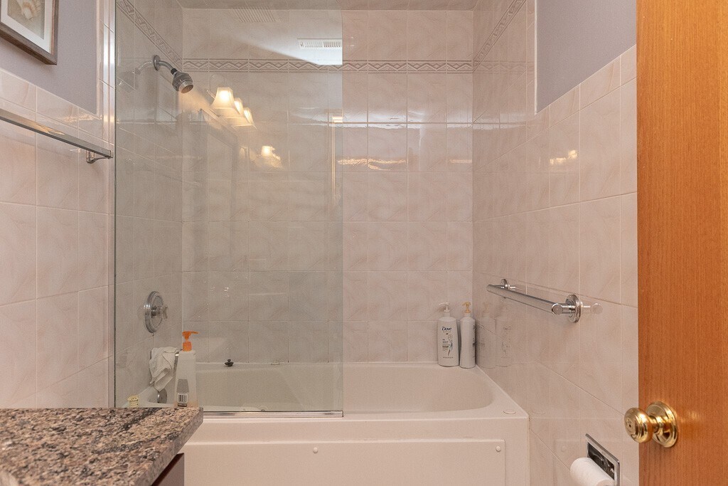 Building Photo - 1222 W Belmont Ave