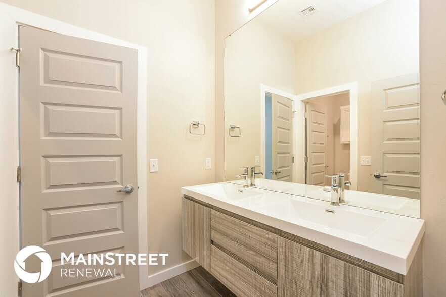 Building Photo - 11349 Paradise Out Ln