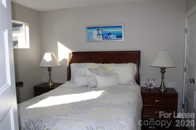 Building Photo - 18749 Vineyard Point Ln