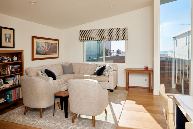 Building Photo - 14 Westwind St