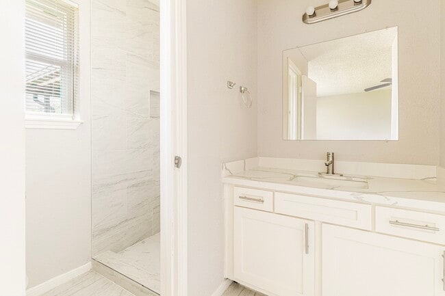 Building Photo - 19414 Leafwood Ln