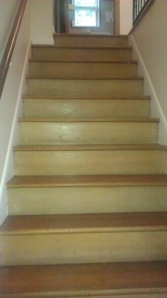 Building Photo - 3069 McGuffey Rd