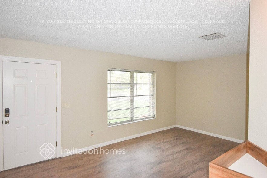 Building Photo - 1030 Oakwood Dr