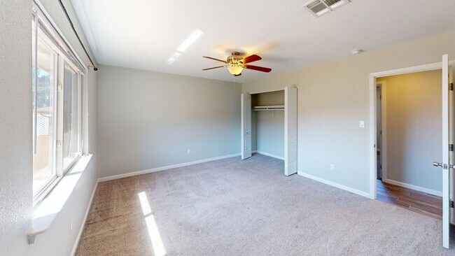 Building Photo - 3206 Thunder Rd