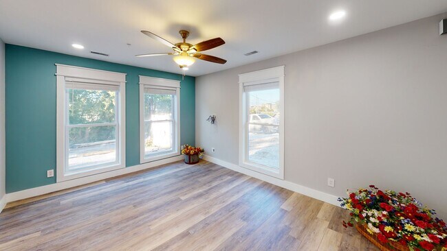 Building Photo - 1319 Forest Ave