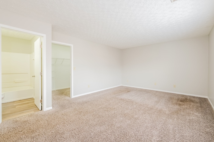 Building Photo - 4644 Kenross Dr