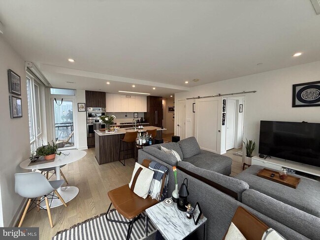 Building Photo - 37 L St SE