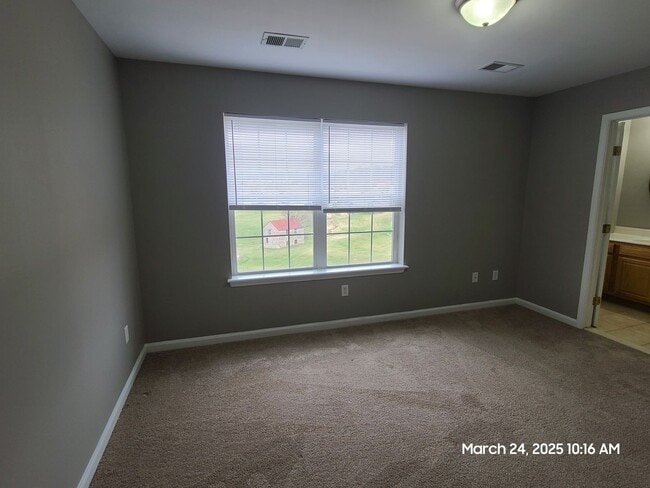 Building Photo - 3 Bedroom Townhome for Rent in Waynesboro
