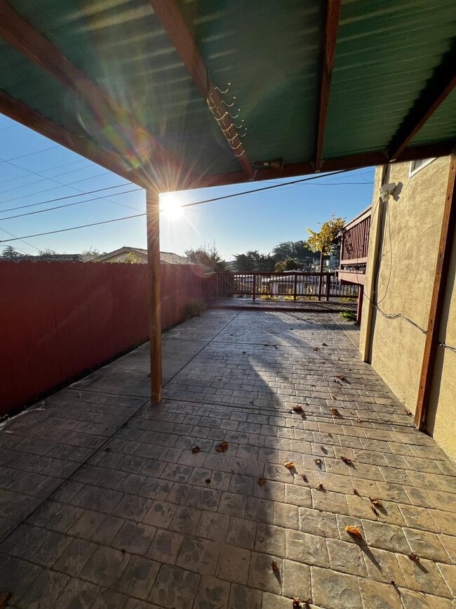 Building Photo - 419 Avalon Dr