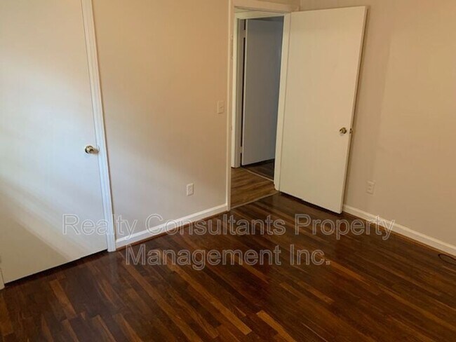 Building Photo - 1813 Walker Ave