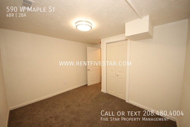 Building Photo - 590 W Maple St