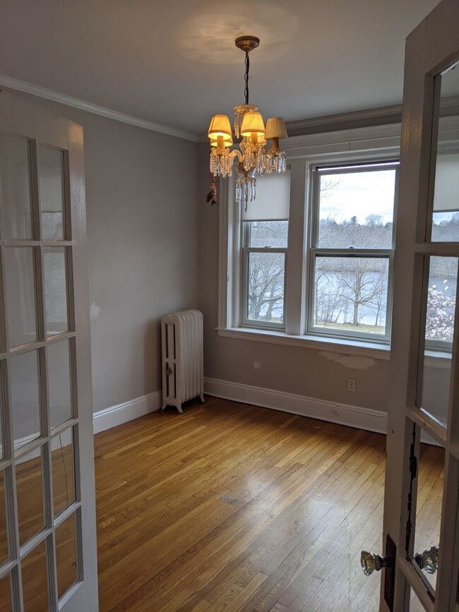 Building Photo - Jamaica Plain top floor 2 bedroom for September 1