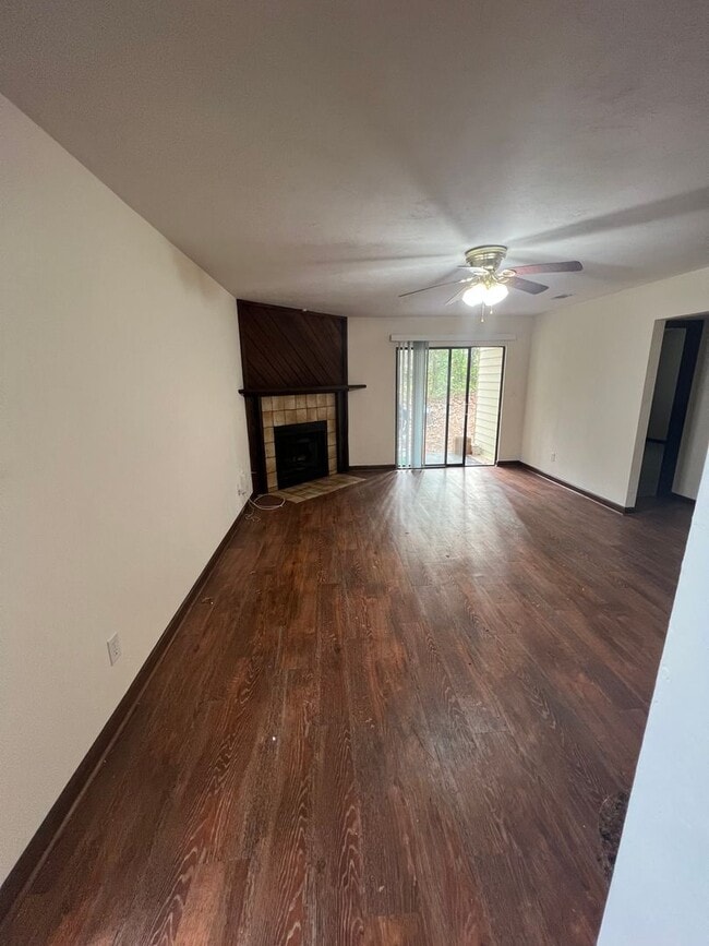 Building Photo - 1233 Cross Creek Cir